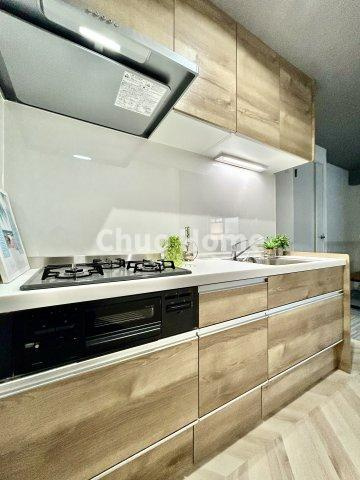 エンゼルハイム新小岩のキッチン|ワイドで収納豊富なシステムキッチン