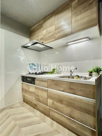 エンゼルハイム新小岩のキッチン|ワイドで収納豊富なシステムキッチン