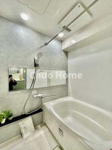 エンゼルハイム新小岩の浴室|【バスルーム】暖房換気乾燥機付きシステムバスルーム。暖房・冷風・換気・乾燥など、毎日を快適に過ごせるうれしい機能が揃っています。雨の日の洗濯物も安心です。