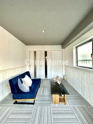 エンゼルハイム新小岩の洋室|【洋室】快適に過ごす条件は、一人ひとり違います。だからこそ飾り過ぎないシンプルな内装と偏り過ぎないデザインで統一しております。居住していく中でオーナー様だけの【マイホーム】に創り上げて下さい