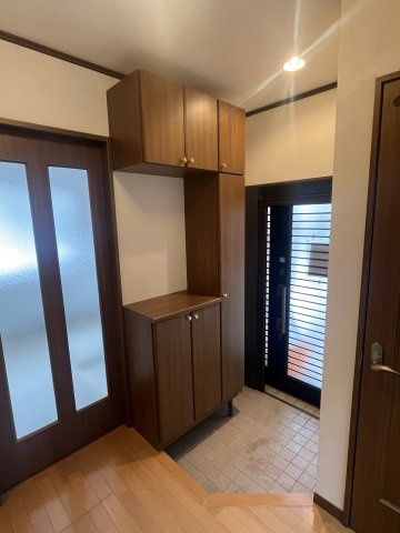 鶴岡市千石町　中古住宅の玄関