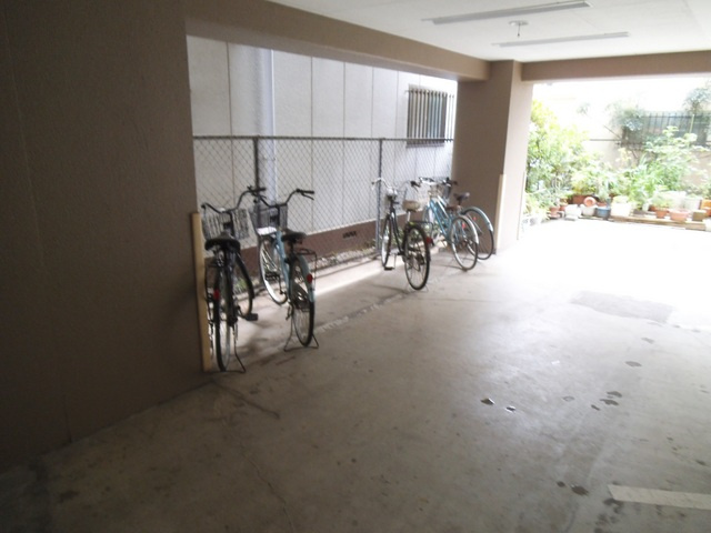 コーポうめやのその他共用部分|駐輪スペース広々！