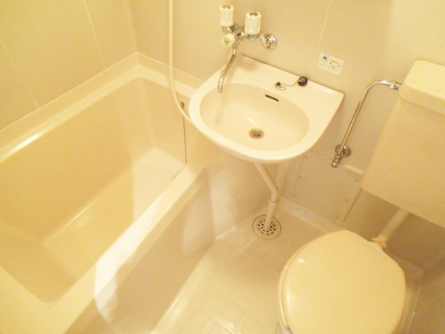 コーポうめやの浴室|浴室・トイレ・洗面台の３点ユニット☆※お部屋は反面タイプです