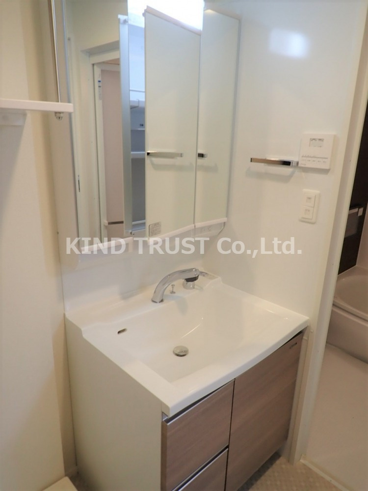 ノルデンハイム南森町の洗面所|スペースが確保できる洗面所です