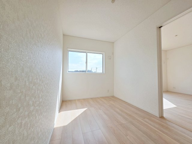 【洋室】 | 東海市富木島町第30　３号棟