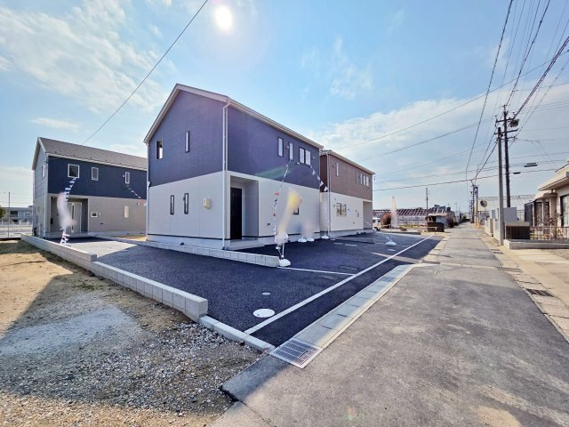 【前面道路含む現地写真】 | 東海市富木島町第30　３号棟