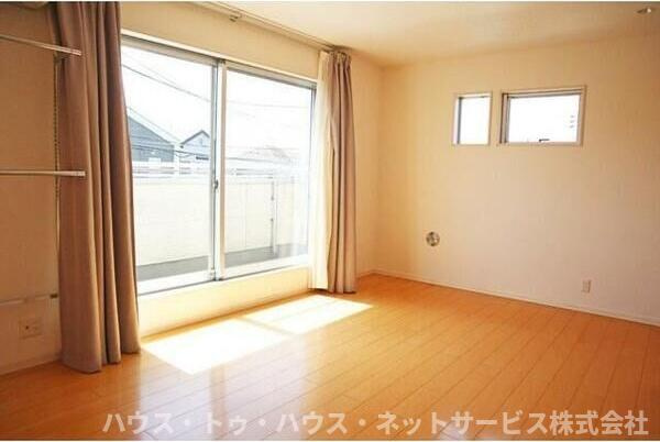 柏市旭町8丁目戸建の寝室