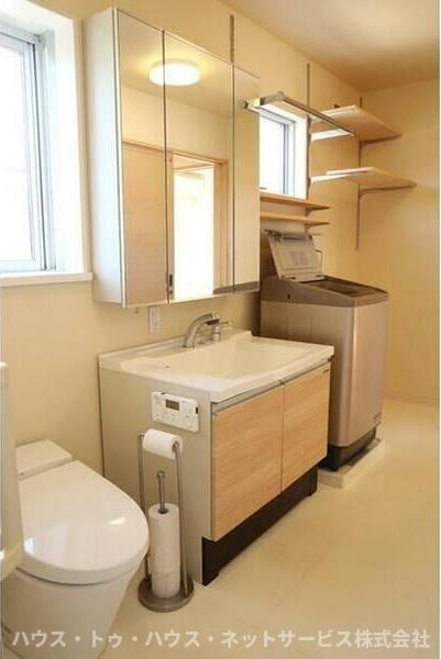 柏市旭町8丁目戸建のトイレ