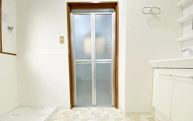 神戸市垂水区旭が丘　中古戸建の洗面所