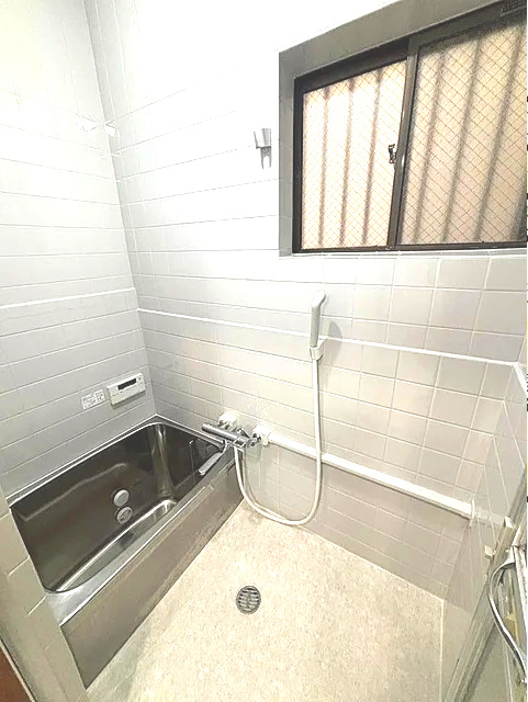 神戸市垂水区旭が丘　中古戸建の浴室