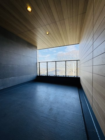 KAMAKURA HILL QUIET — 鎌倉山に住むという贅沢の洋室