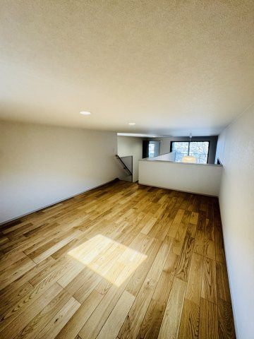 KAMAKURA HILL QUIET — 鎌倉山に住むという贅沢の洋室