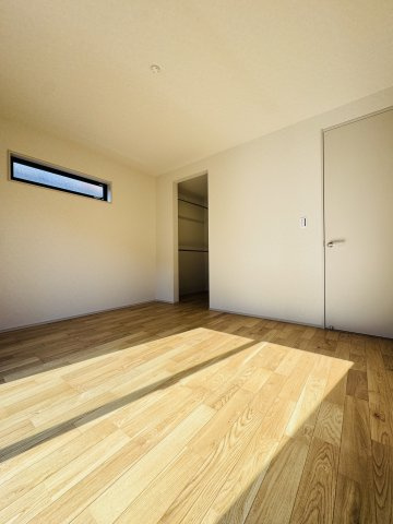 KAMAKURA HILL QUIET — 鎌倉山に住むという贅沢の洋室