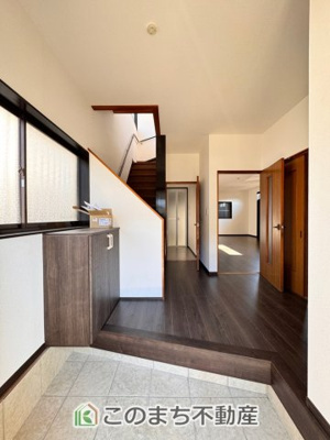 【玄関】 | KEM宇都宮市宝木本町1期 | 広々とした玄関スペース♪たくさんの靴を収納できる下駄箱もございます。