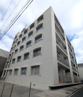 【外観】 | ■専任物件■ラ・フィーネ | ■阪急「茨木市」駅徒歩2８分
■南向き・陽当たり・通風良好です