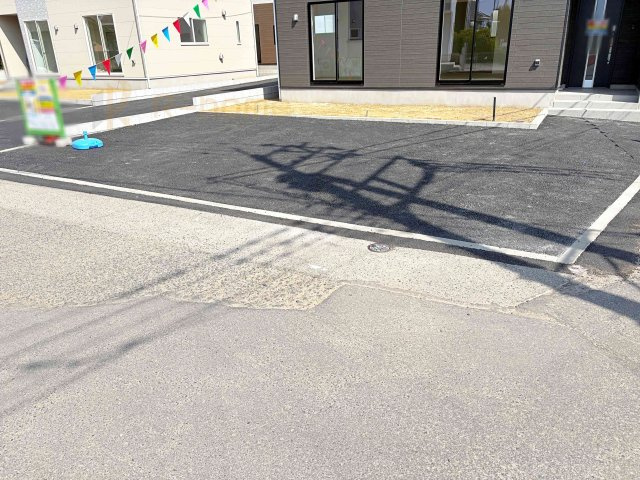 かすみがうら市下稲吉第15　新築戸建て　2号棟の駐車場|カースペースは2台お停めいただけます♪