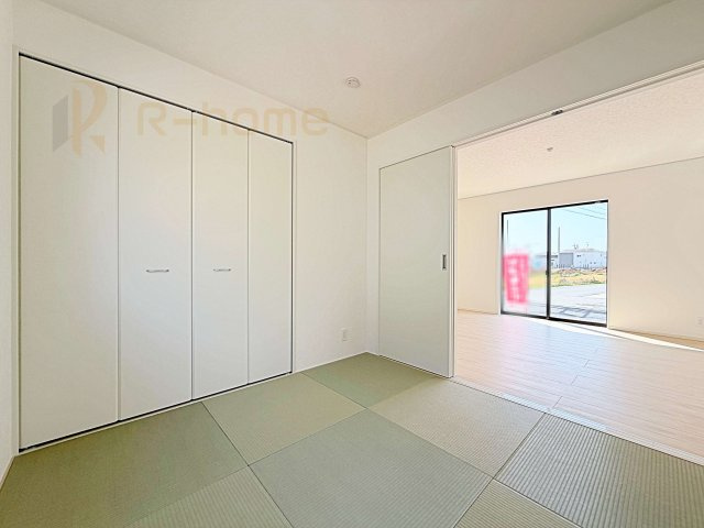 かすみがうら市下稲吉第15　新築戸建て　2号棟の和室|フローリングより衝撃が少ない和室は、ご両親のお部屋やキッズスペース、客間としても活用頂けます。