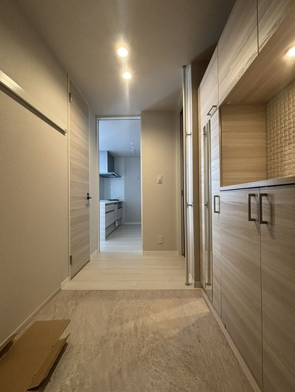 福岡市早良区高取２丁目の賃貸マンションの玄関