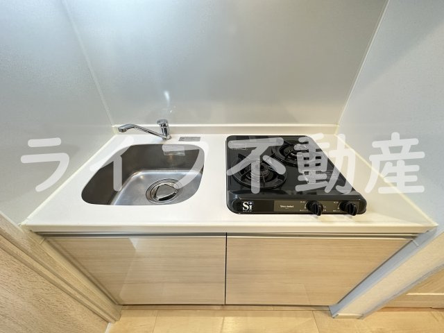 プレシオ小阪のキッチン|コンパクトなキッチンで掃除もラクラク