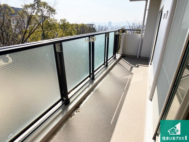 パームスクエアジェームス山のバルコニー|ワイドバルコニーは洗濯物を干すスペースが広いのでご家族が多くても安心！