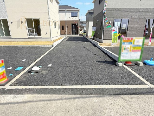 かすみがうら市下稲吉第15　新築戸建て　3号棟の駐車場|カースペースは2台お停めいただけます♪