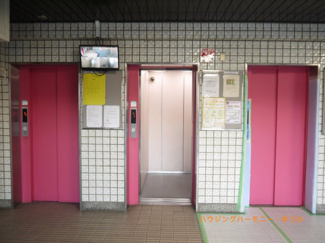 【その他共用部分】 | エレベーターは３基あり、忙しい時間帯も安心です。