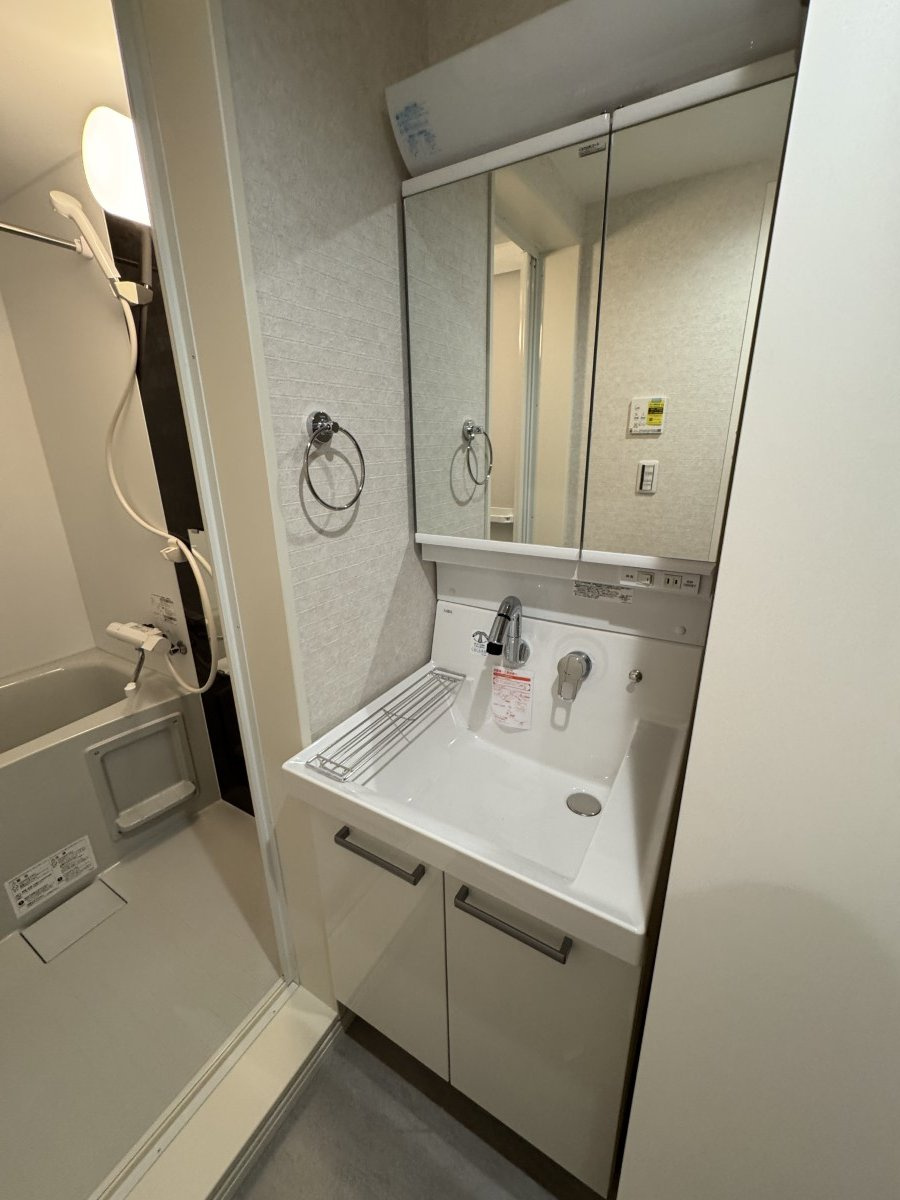 robot home 弁天の独立洗面台