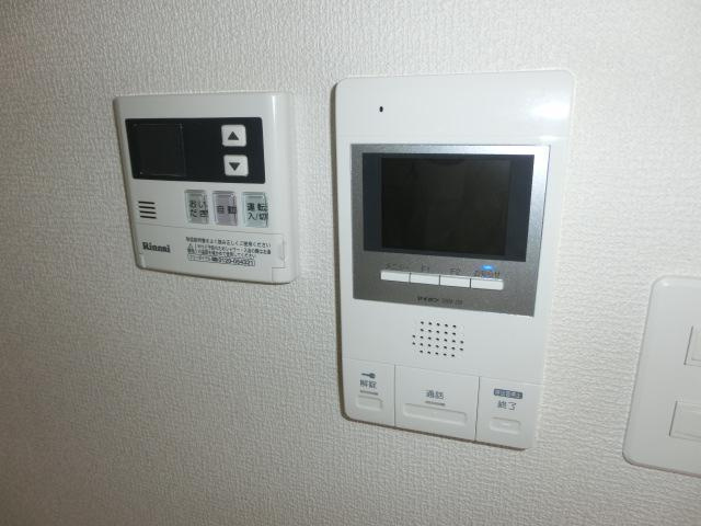 Bon hill 駅前の設備|モニター付きインターホン＆湯張り・追い焚き機能付リモコン