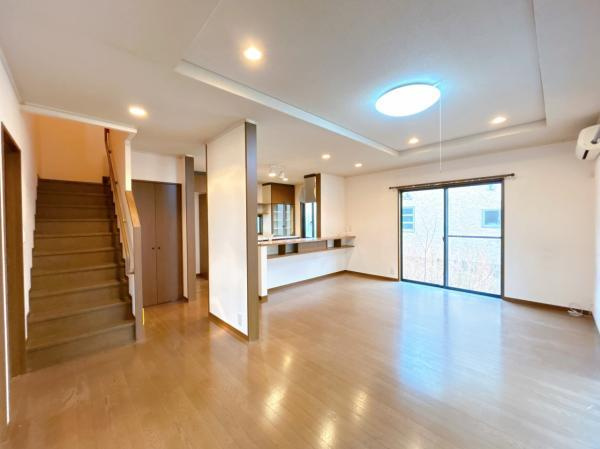 【No.7618】美萩野4丁目/4LDK/内外装リフォーム済の居間・リビング