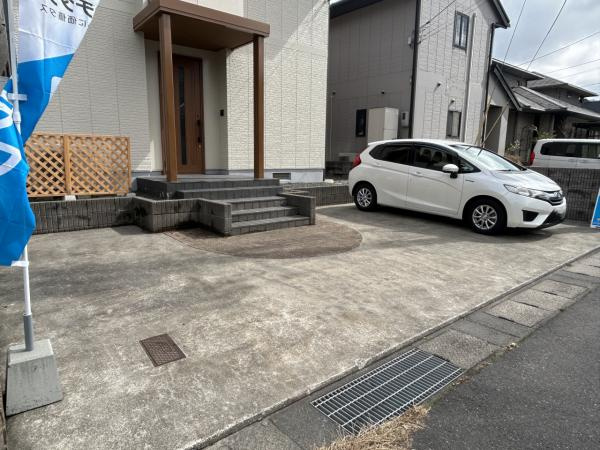 【No.7618】美萩野4丁目/4LDK/内外装リフォーム済の駐車場