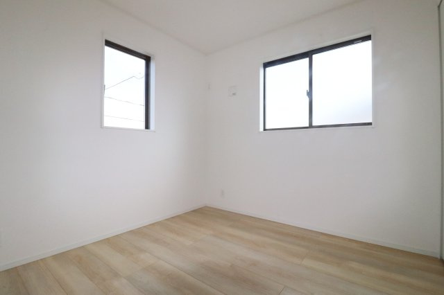 郡山市安積荒井2丁目第3　　　１号棟　　安積第１小学校、安積中学区の洋室|※同社施工例