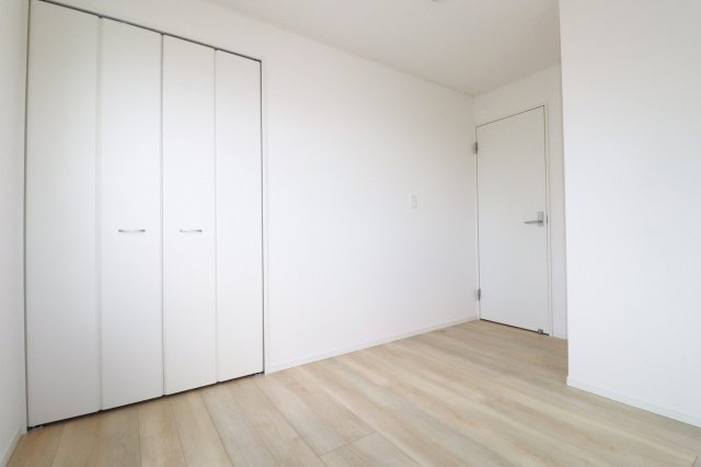 郡山市安積荒井2丁目第3　　　１号棟　　安積第１小学校、安積中学区の洋室|※同社施工例