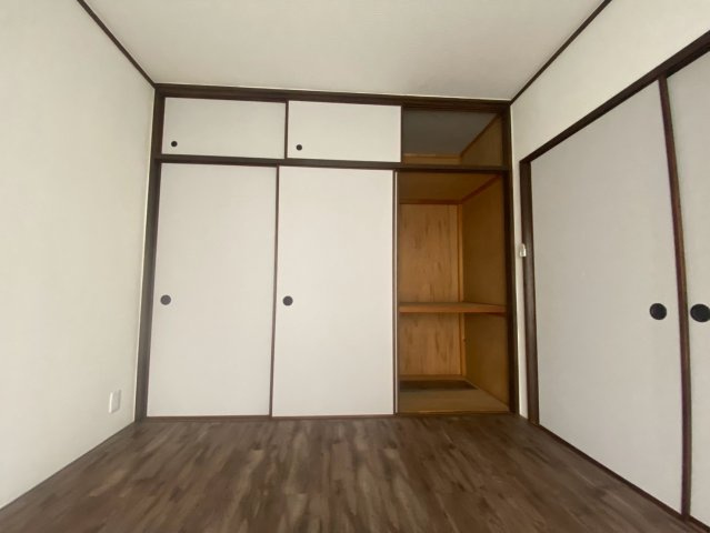 高槻塚原台ハイツ13号棟の収納