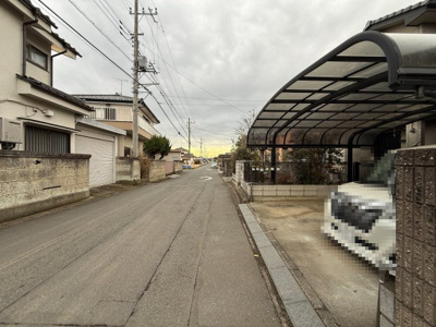 【前面道路含む現地写真】 | 古河市三杉町2丁目　3SLDK