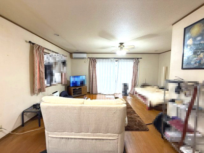 【居間・リビング】 | 古河市三杉町2丁目　3SLDK