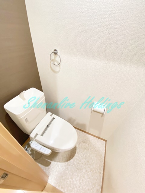 Les Ailes Vのトイレ|独立したウォシュレット付きトイレ