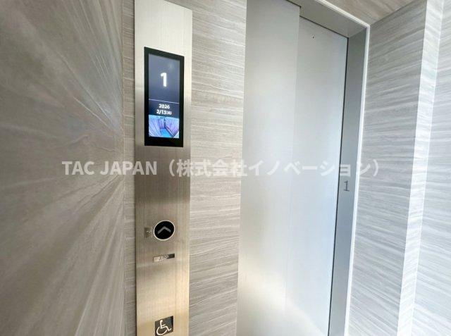 ディアナコート小石川播磨坂レジデンスのその他共用部分|載る前に中の様子が確認できるモニター付きエレベーター。Wオートロックシステムや防犯カメラなど、充実した安心のセキュリティー。