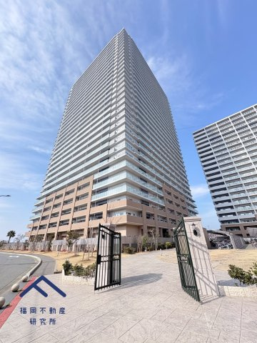 モントーレ香椎浜サーフタワーセンターコートの外観