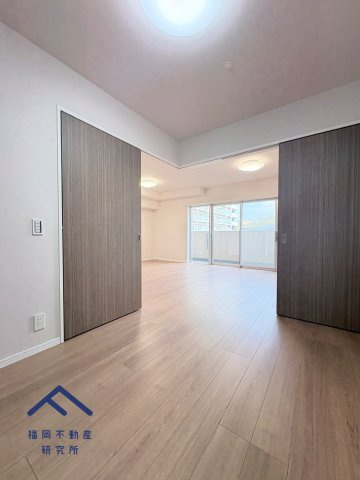 モントーレ香椎浜サーフタワーセンターコートの居間・リビング