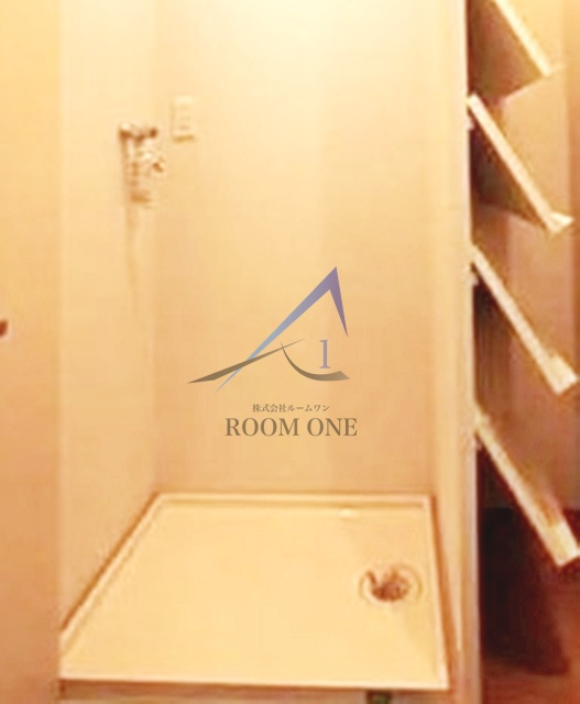 ラグジュアリーアパートメント森下の設備|洗濯機置き場です。