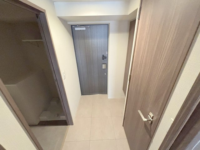 コンフォリア・リヴ新大阪西宮原ソルテラスの玄関