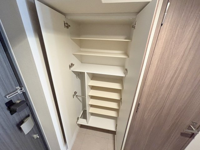 コンフォリア・リヴ新大阪西宮原ソルテラスの収納