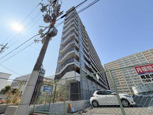 コンフォリア・リヴ新大阪西宮原ソルテラスの外観