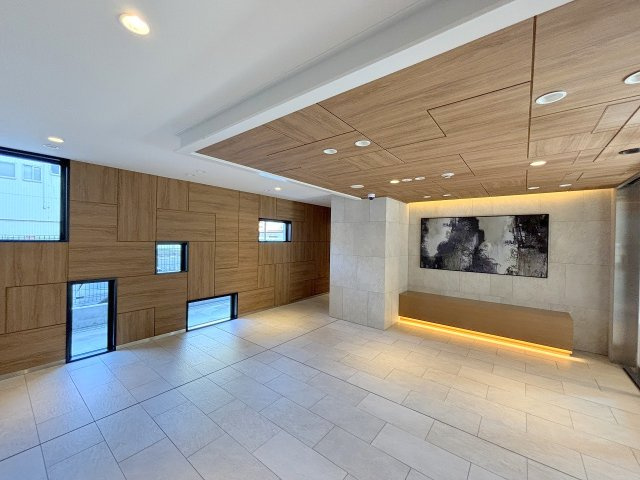 コンフォリア・リヴ新大阪西宮原ソルテラスのエントランス