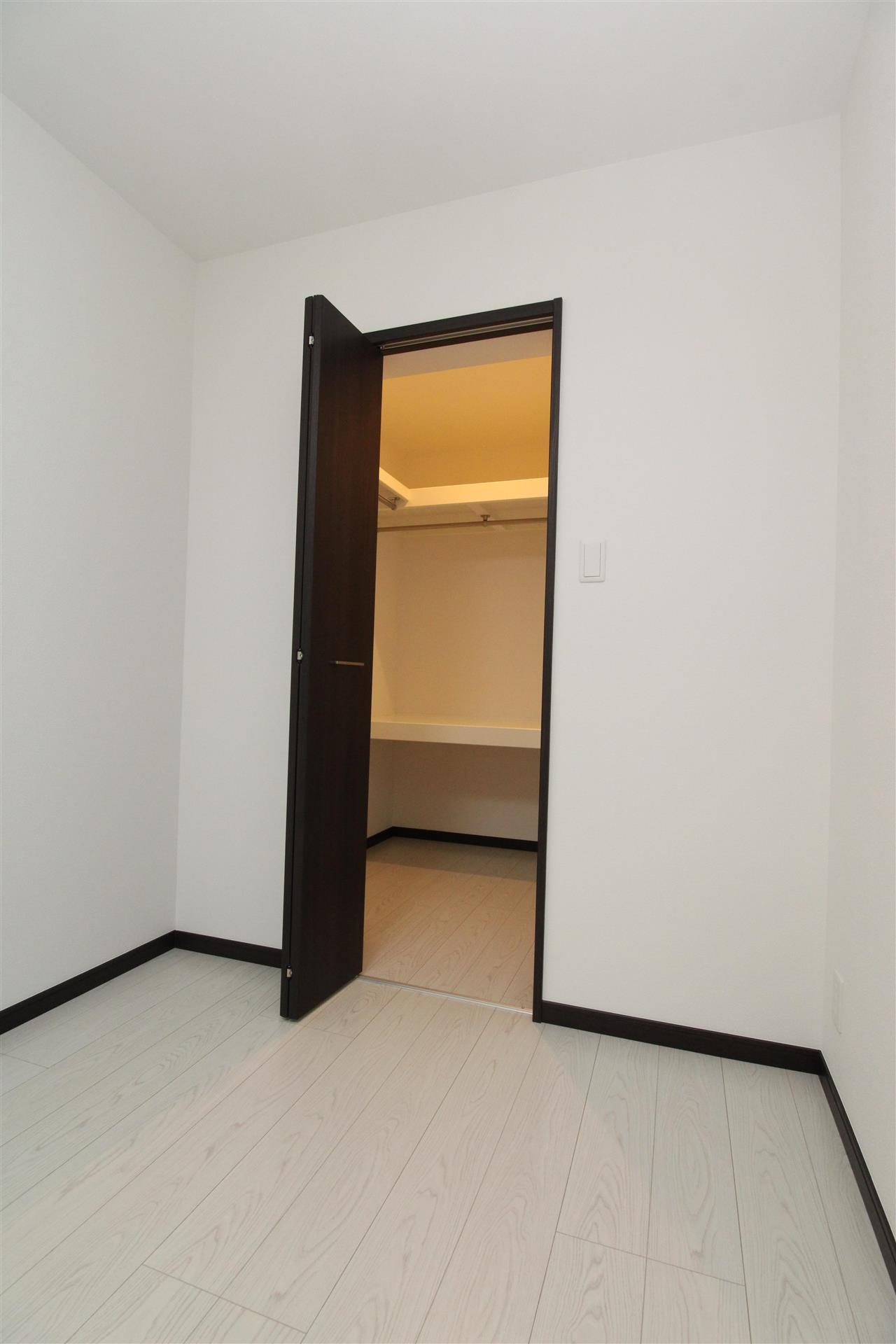 ピュア サーマルのキッチン|ウォークインクローゼット