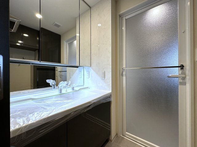 ワコーレ明石本町ラフィニティの独立洗面台