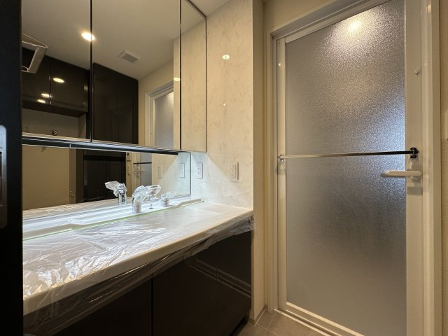 ワコーレ明石本町ラフィニティの独立洗面台