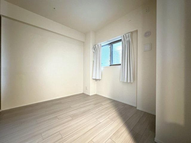 ワコーレ明石本町ラフィニティの洋室