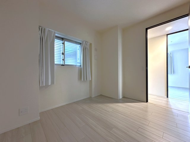 ワコーレ明石本町ラフィニティの洋室