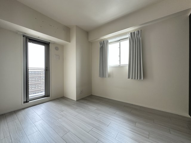 ワコーレ明石本町ラフィニティの洋室